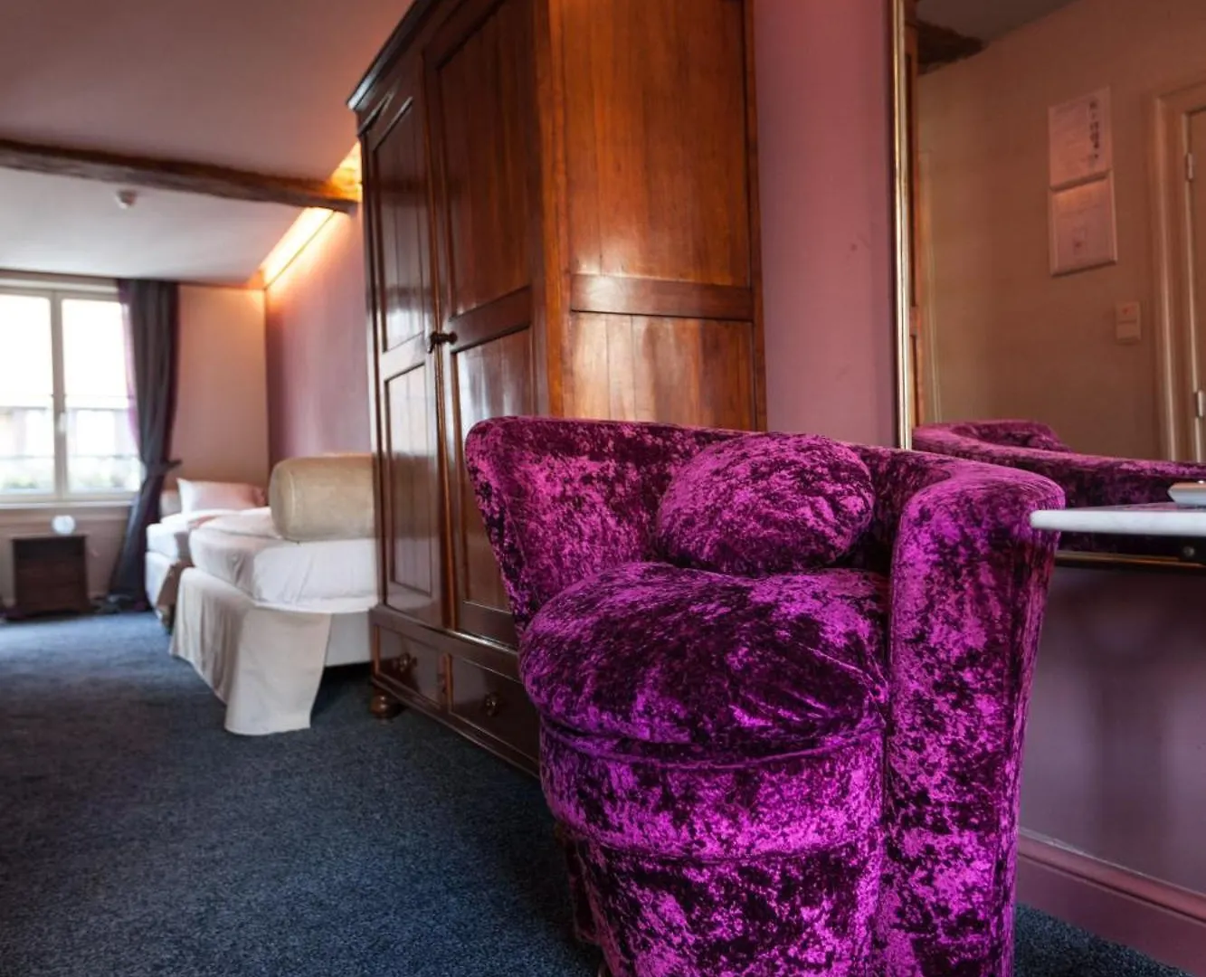 Hotel Diamonds And Pearls Antwerp 2*,  Belgium