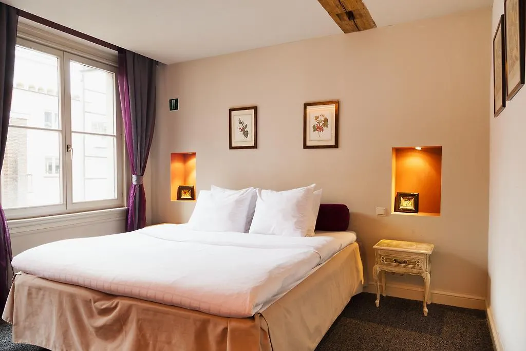 **  Hotel Diamonds And Pearls Antwerp Belgium