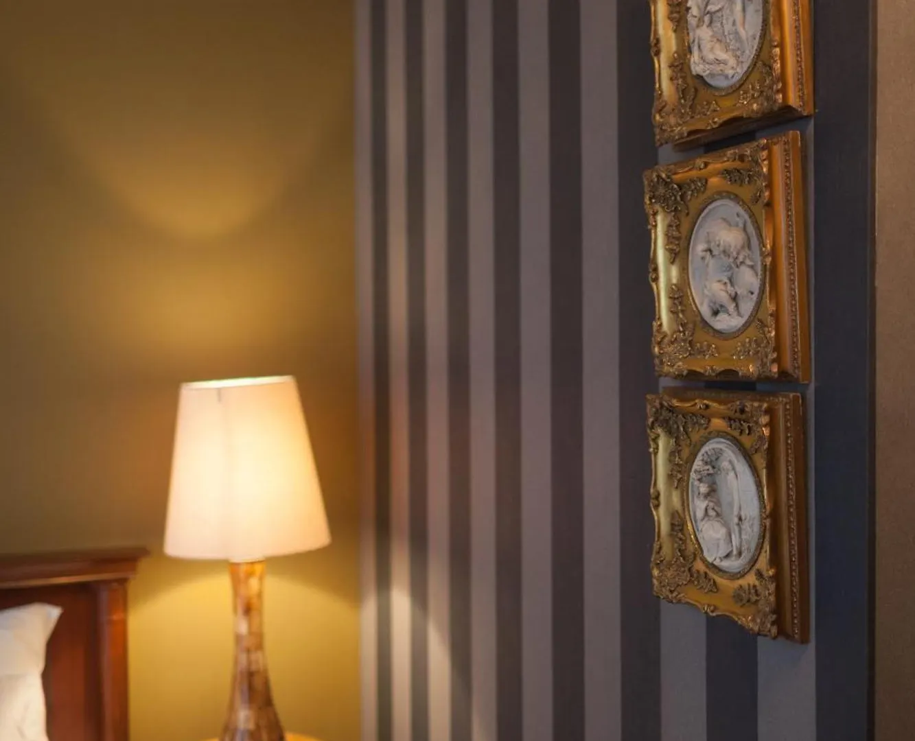 Hotel Diamonds And Pearls Anversa