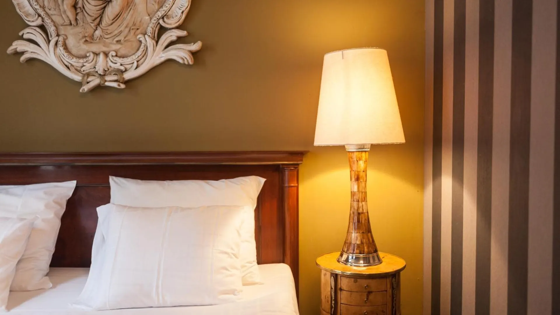 Hotel Diamonds And Pearls Antwerp Belgium