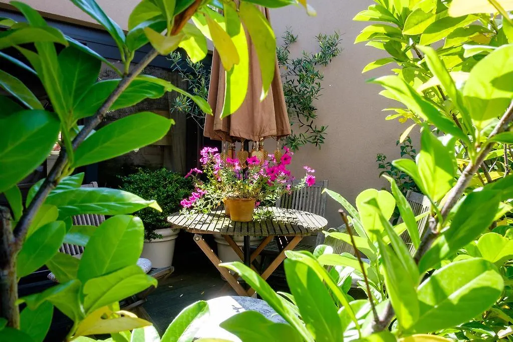 Hotel Diamonds And Pearls Anversa