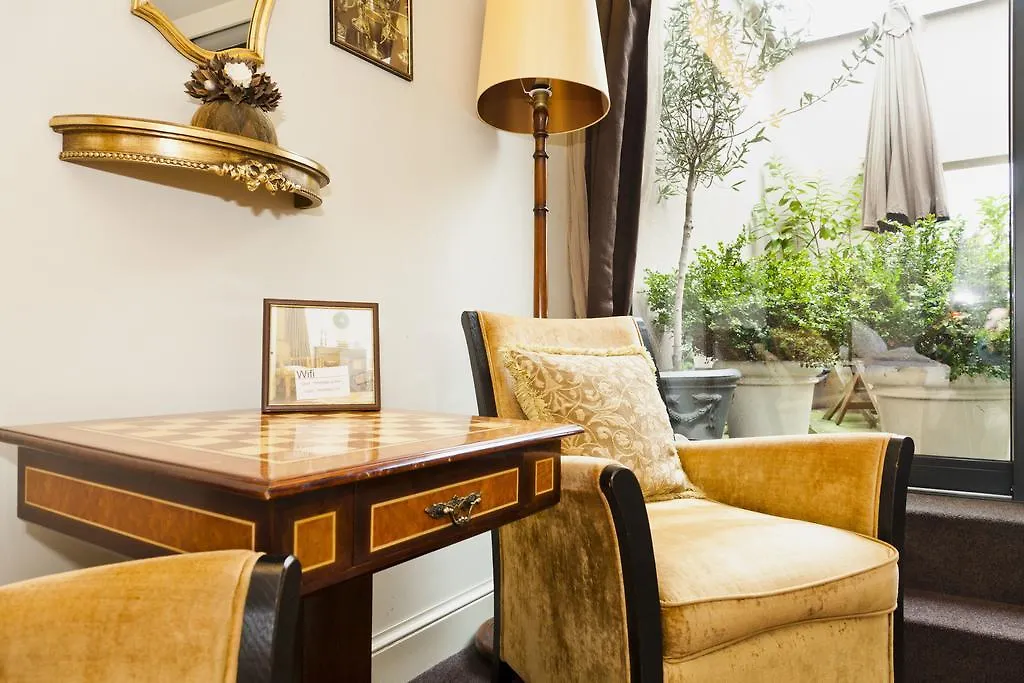 Hotel Diamonds And Pearls Anversa