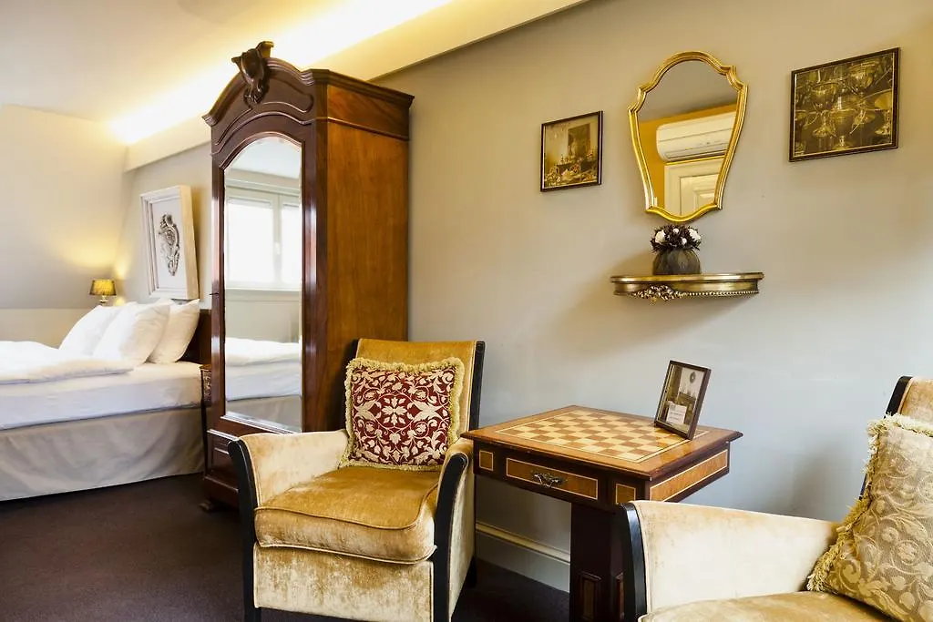 Hotel Diamonds And Pearls Antwerp