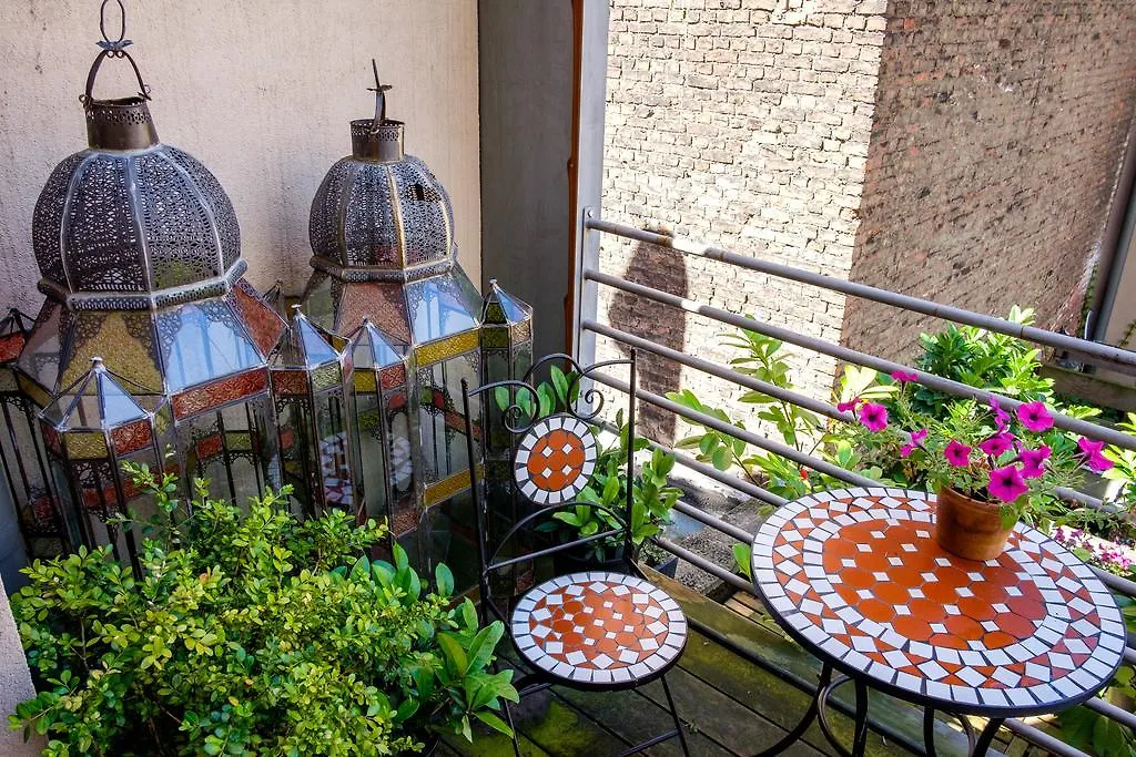 Hotel Diamonds And Pearls Anversa