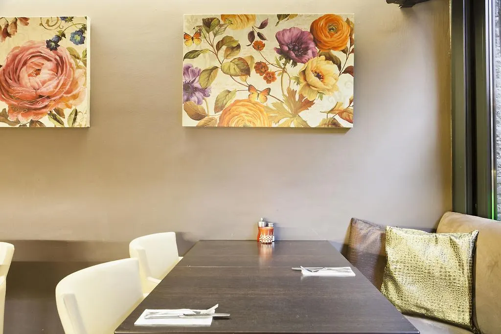 Hotel Diamonds And Pearls Anversa 2*,