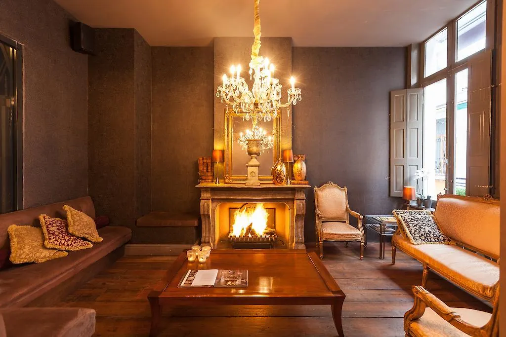 Hotel Diamonds And Pearls Anversa